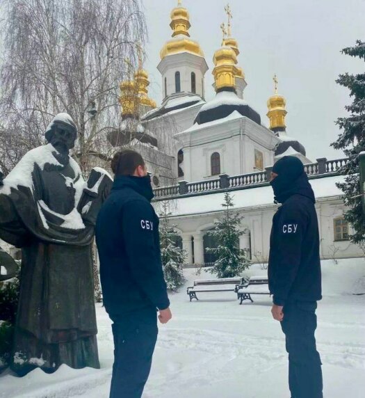СБУ ворвались с обысками в Киево-Печерскую Лавру и начали угрожать священнослужителю